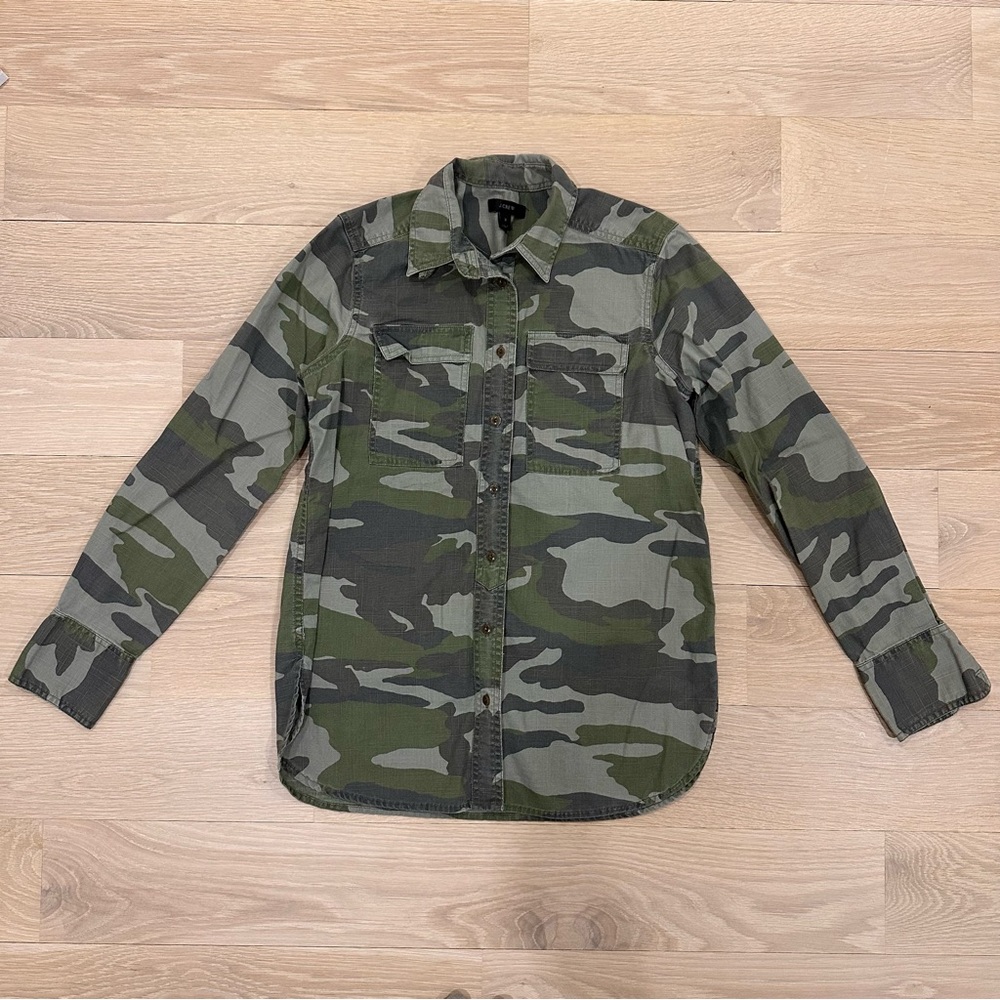 J.CREW - CAMOUFLAGE BUTTON DOWN - SIZE 2